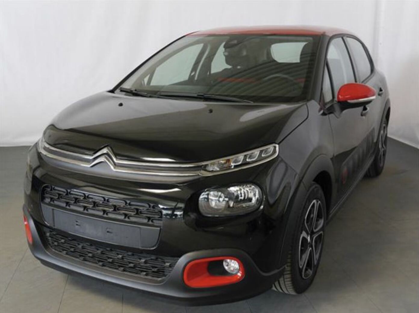 Location Citroën C3 Noire à Oujda — photo 2
